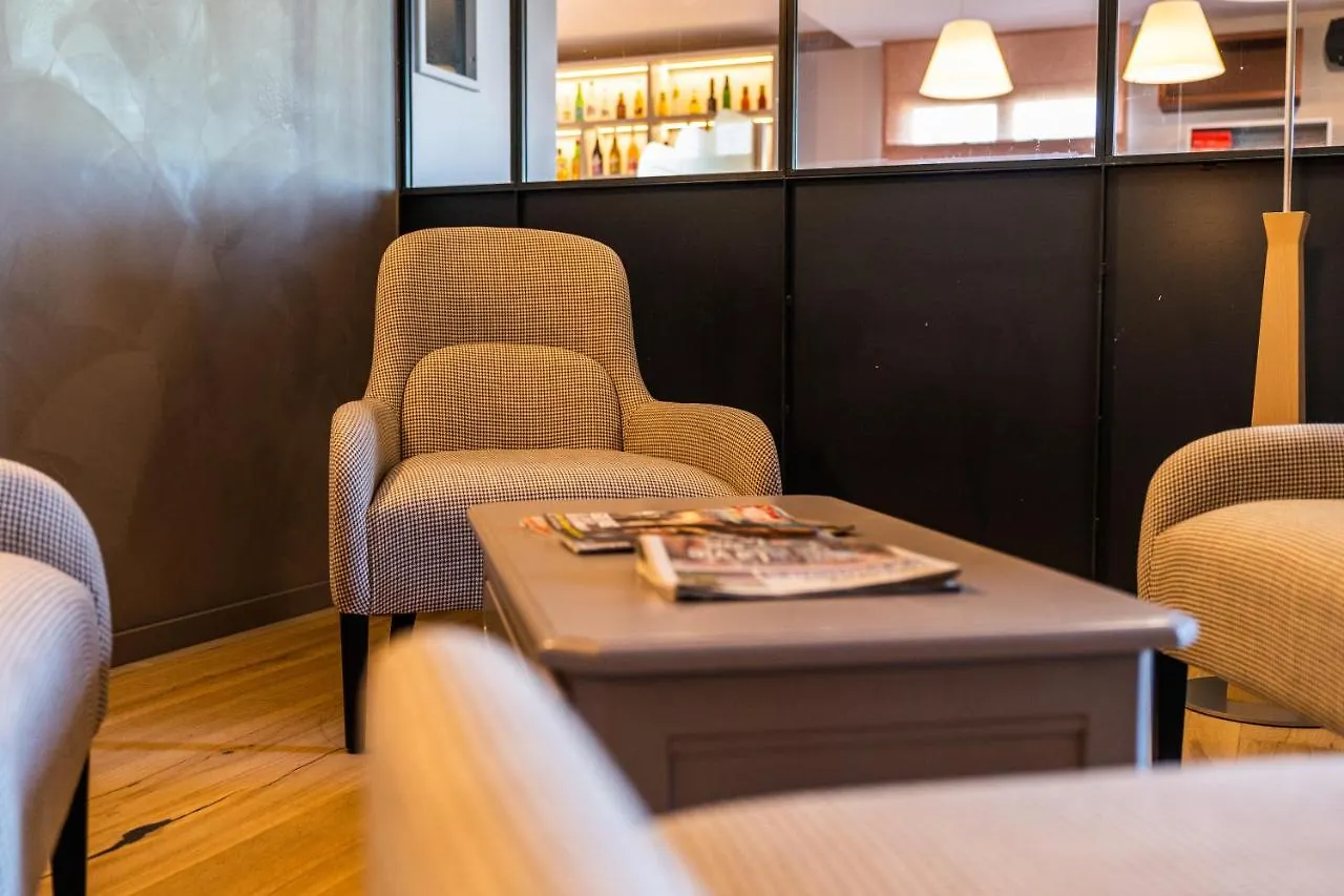 Hotel Newport Villefranche-sur-Saone France
