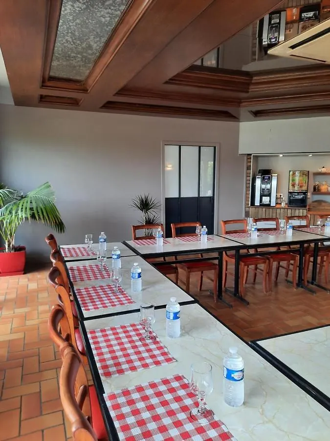 Hotel Newport Villefranche-sur-Saone 3*,  France