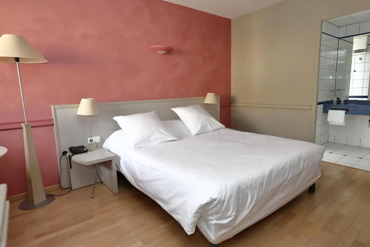 ***  Hotel Newport Villefranche-sur-Saone France