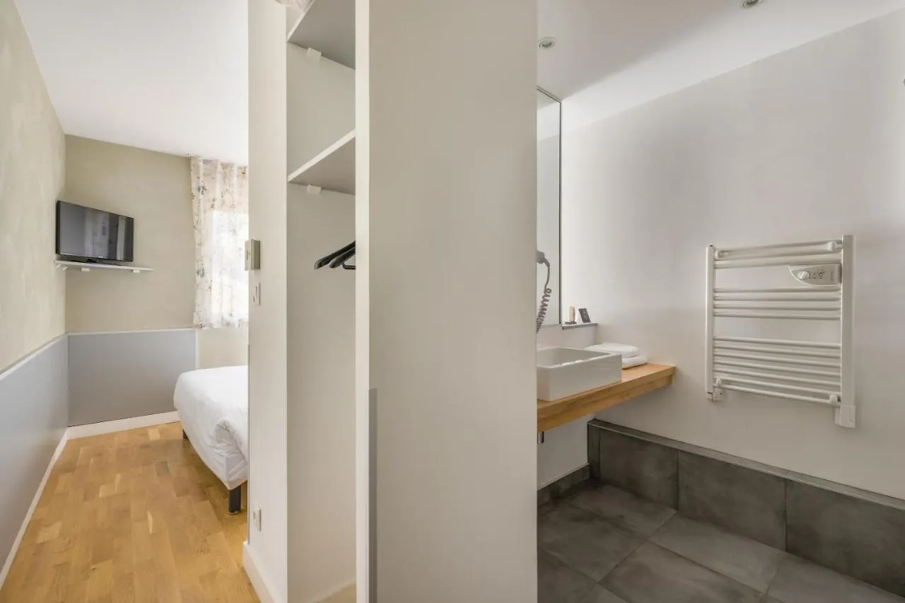Hotel Newport Villefranche-sur-Saone