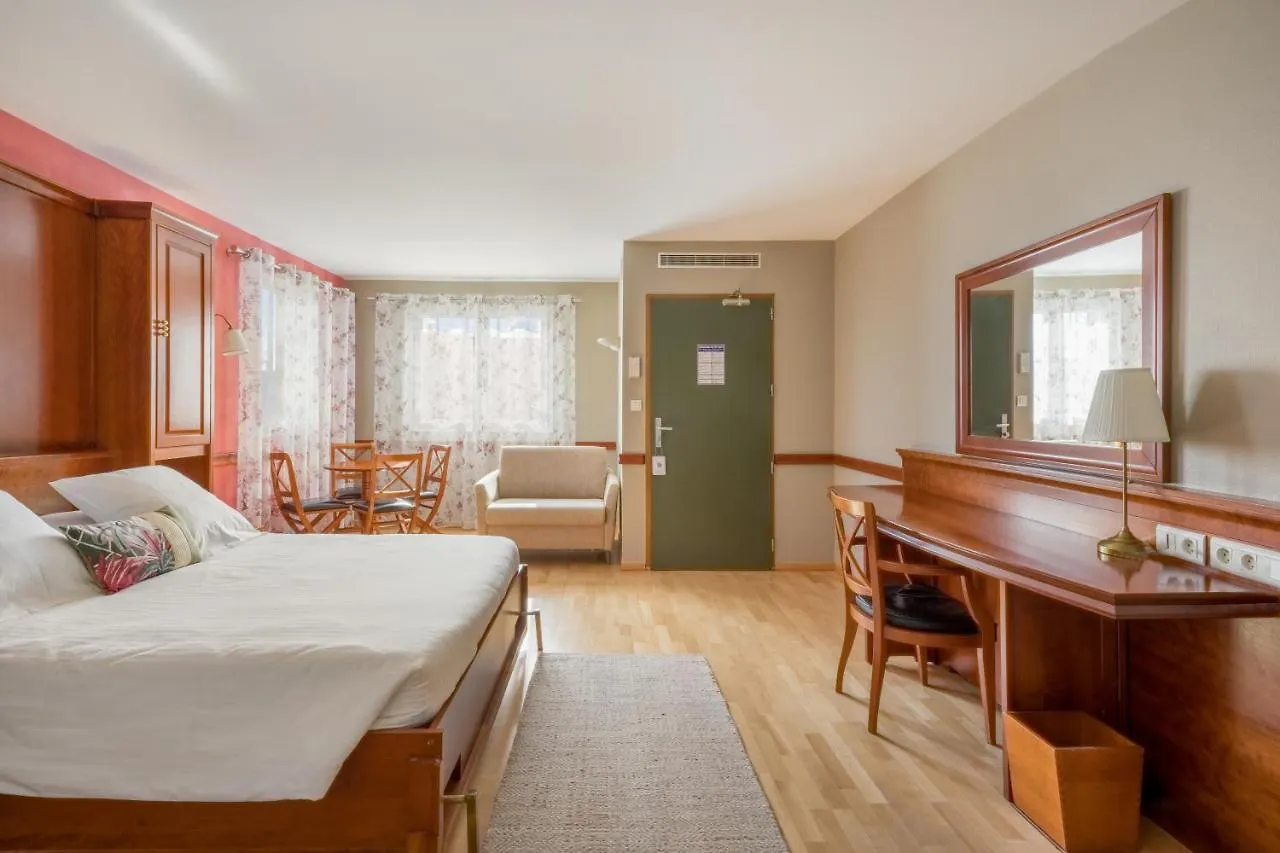 Hotel Newport Villefranche-sur-Saone France