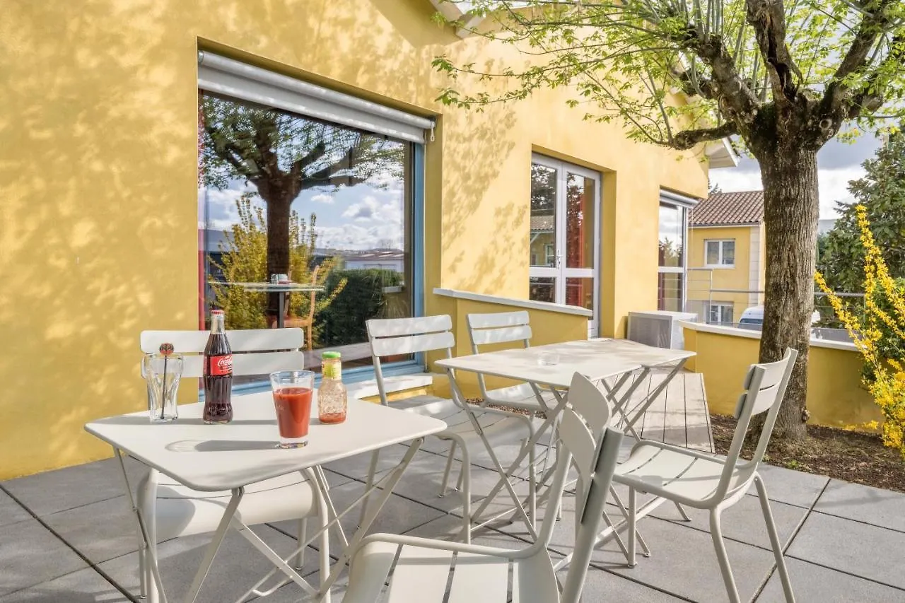 Hotel Newport Villefranche-sur-Saone 3*,  France