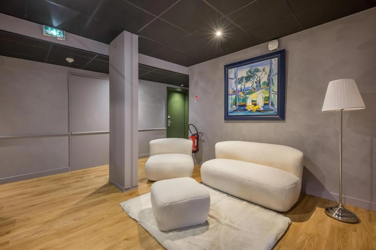 Hotel Newport Villefranche-sur-Saone