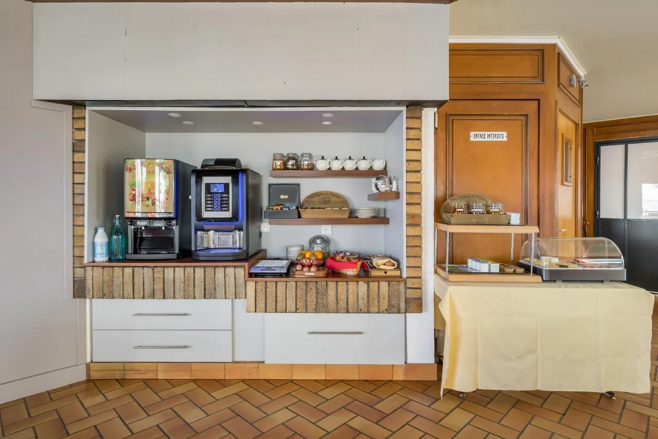 Hotel Newport Villefranche-sur-Saone France