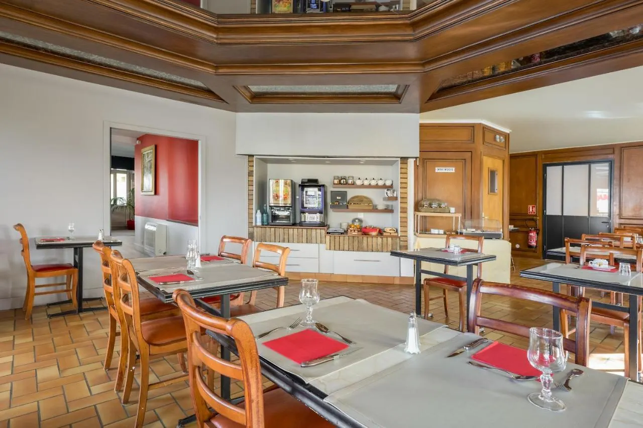 Hotel Newport Villefranche-sur-Saone 3*,  France