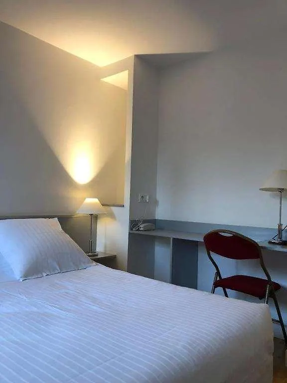 Hotel Newport Villefranche-sur-Saone