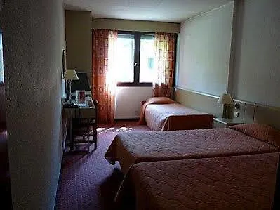 Hotel Newport Villefranche-sur-Saone France